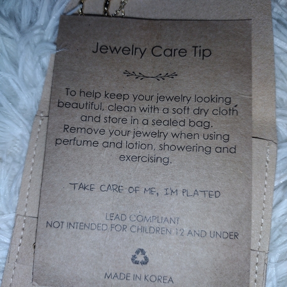 Beautiful plated clover WHITE necklace - Picture 10 of 10